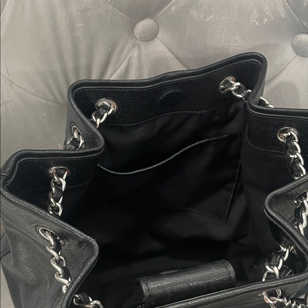 TORY BURCH Black Leather Tote Bag - Picture 7 of 11